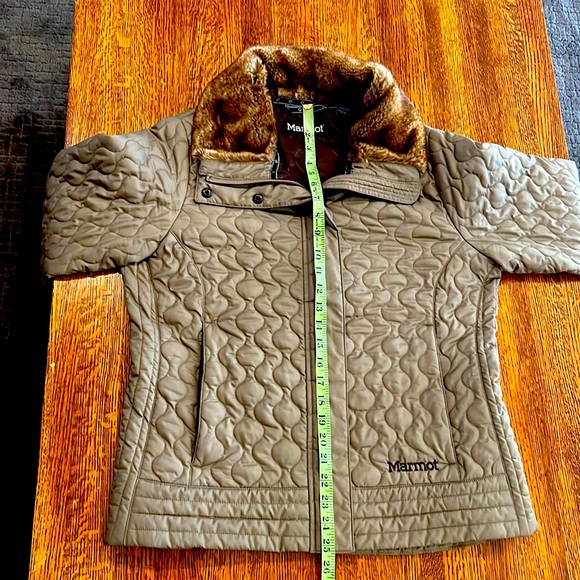 Marmot St. Moritz Quilted Women's Jacket Faux Fur Collar Size Large - Picture 4 of 7